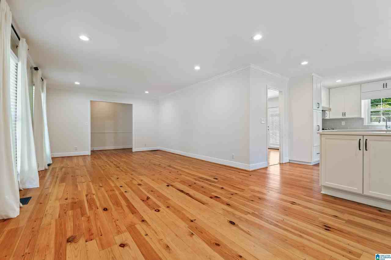 3708 Northcote Dr - Photo 5 of 36