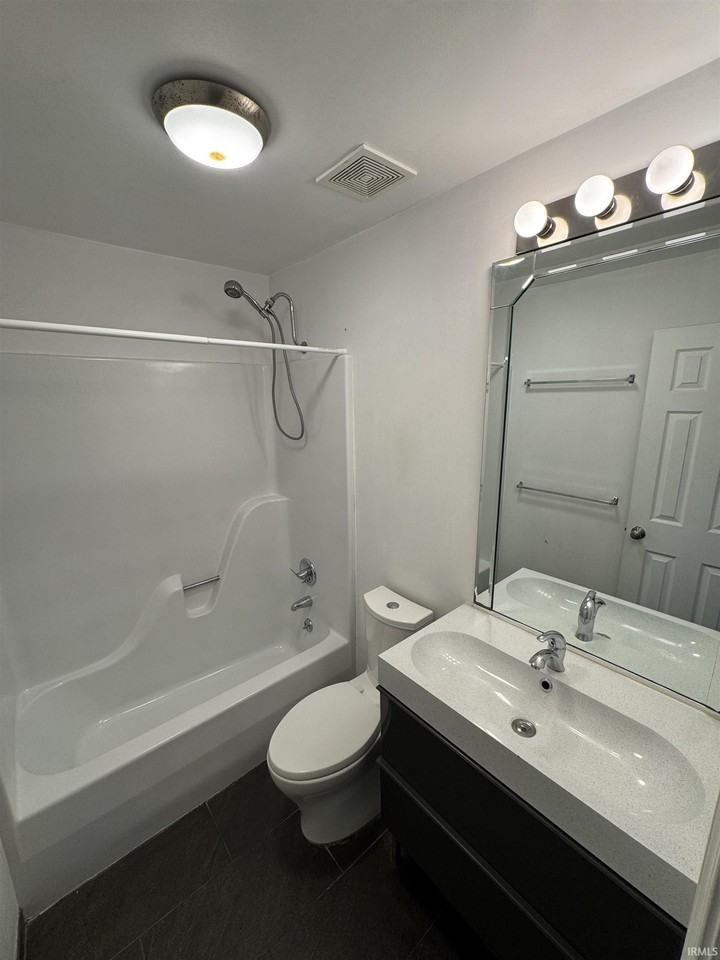 105 E 6th St #A - Photo 6 of 26
