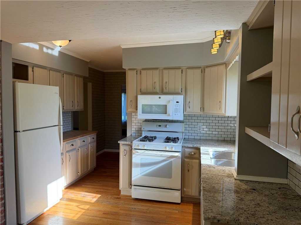 151 Cayuta St - Photo 6 of 15