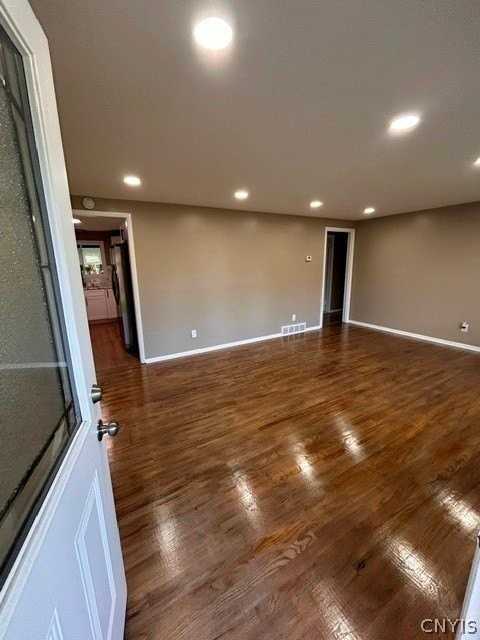 213 Sunflower Dr - Photo 3 of 21