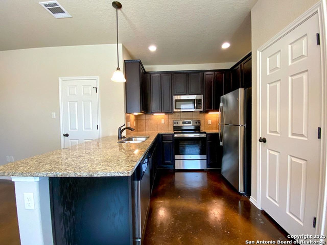 1152 Stanley Way - Photo 6 of 38