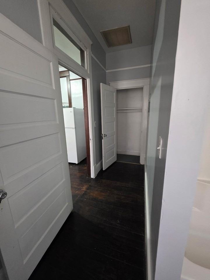 2923 11th Ave - Photo 7 of 10