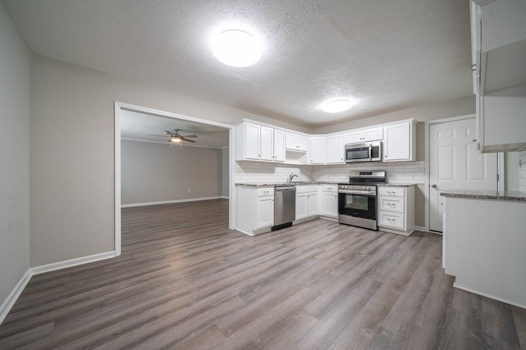 6040 Luna Dr - Photo 2 of 22