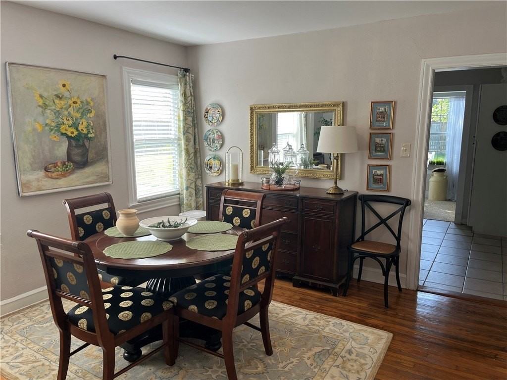 440 Naples St - Photo 3 of 9
