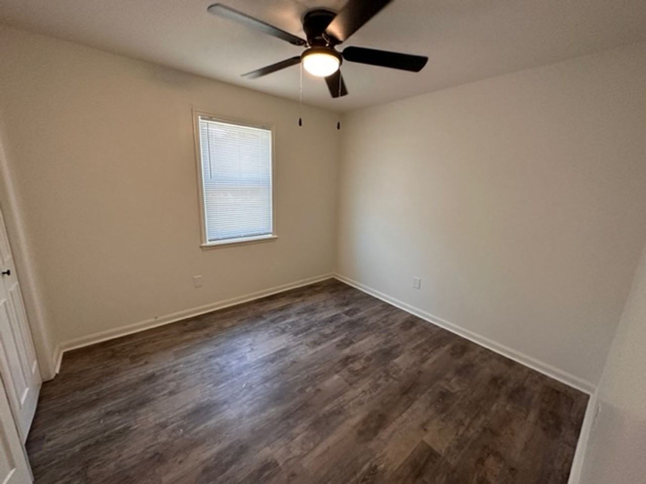 255 S Hicks St - Photo 2 of 9