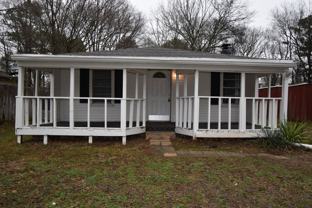 141 W Rossview Rd - Photo 1 of 1