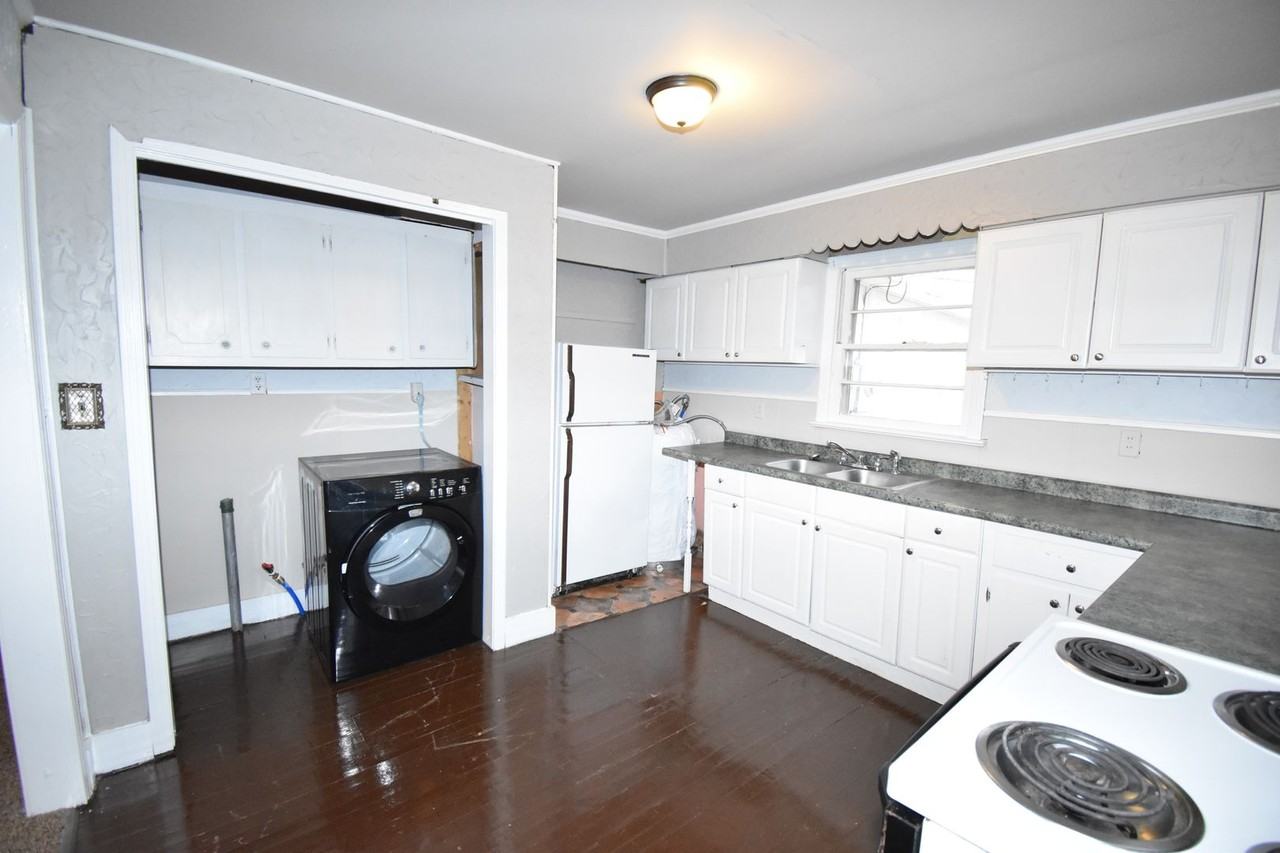 141 W Rossview Rd - Photo 5 of 18