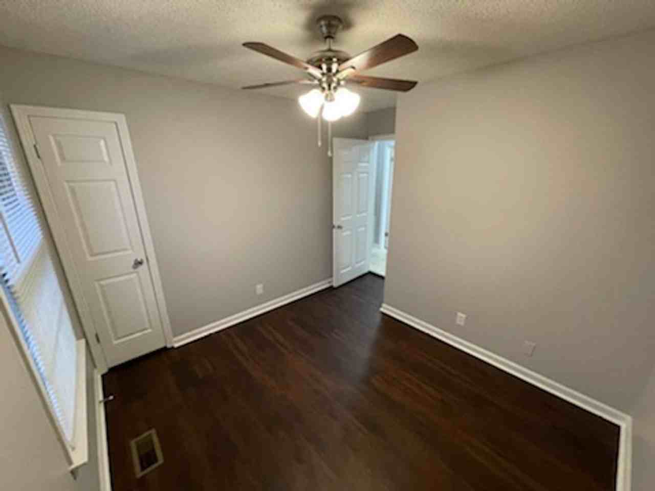 907 Ryan Dr - Photo 6 of 10