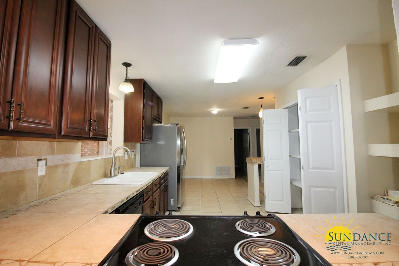 308 Echo Cir - Photo 5 of 26