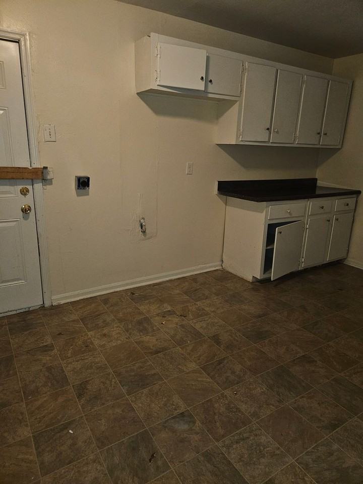 4583 Range Line Rd - Photo 3 of 10