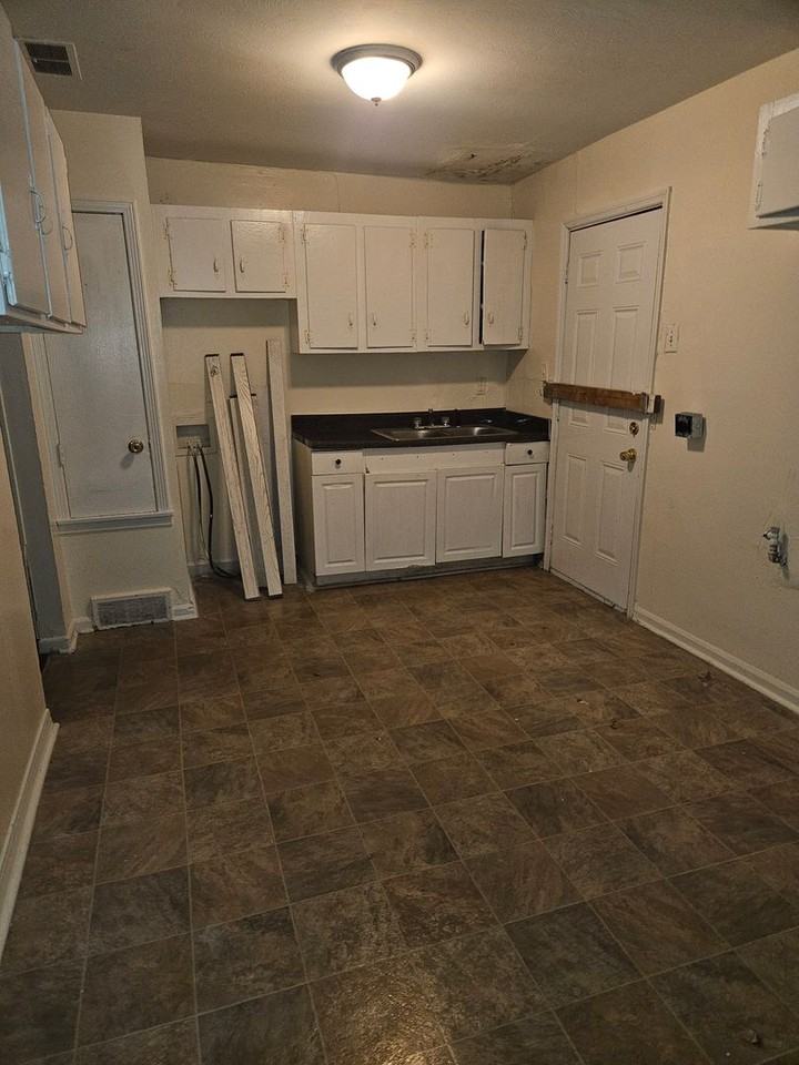 4583 Range Line Rd - Photo 6 of 10