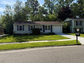 6038 S Ivanhoe Ave - Photo 1 of 1