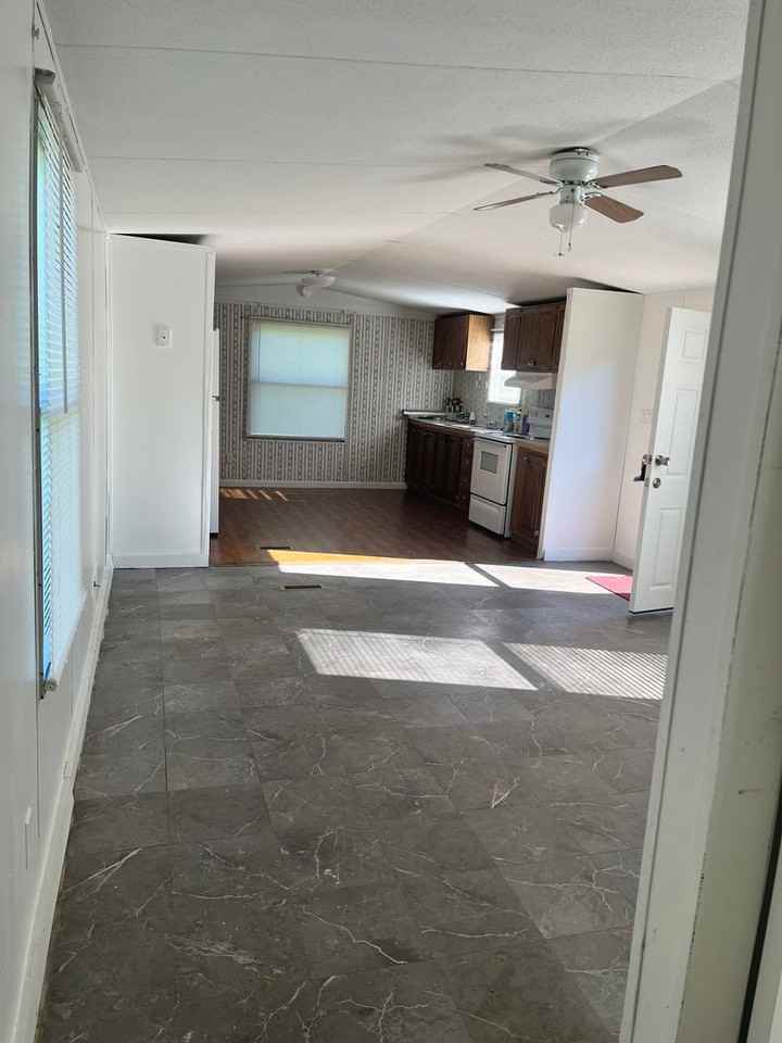 31 Meadow Ct - Photo 2 of 10