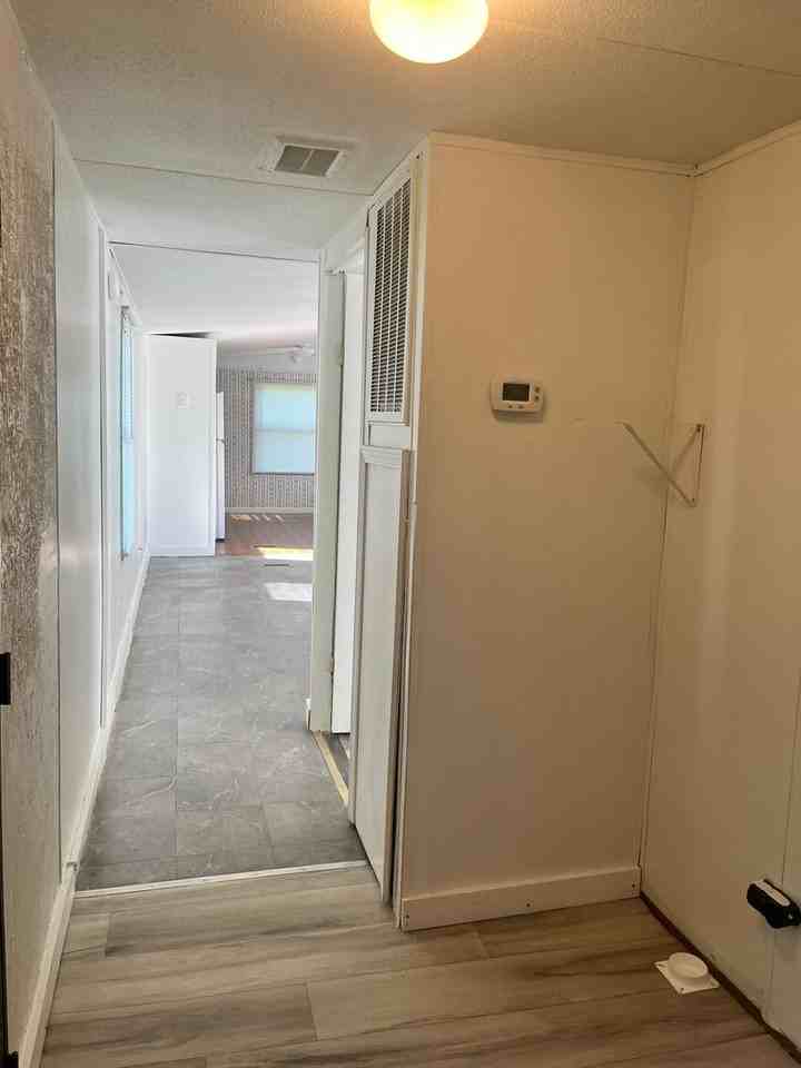 31 Meadow Ct - Photo 3 of 10