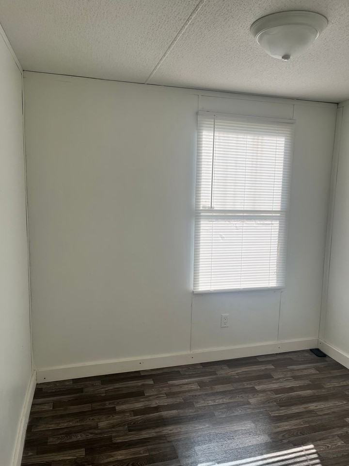 31 Meadow Ct - Photo 6 of 10