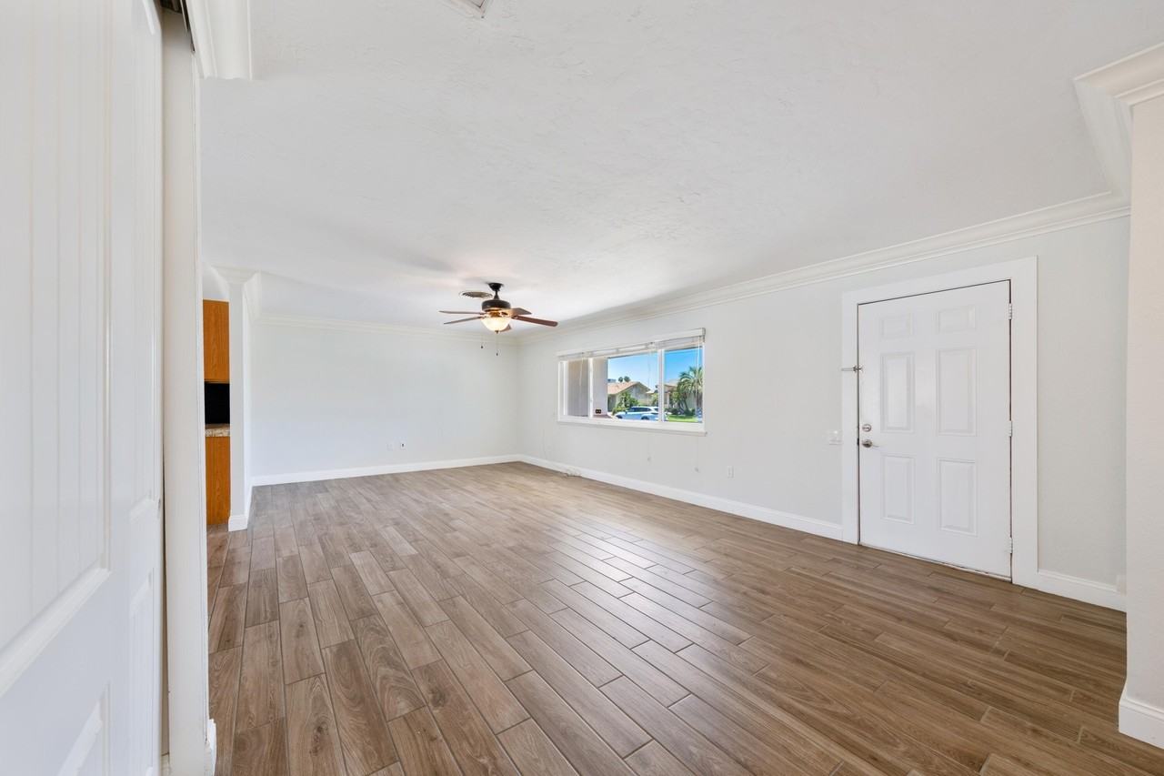 77054 California Dr - Photo 5 of 30