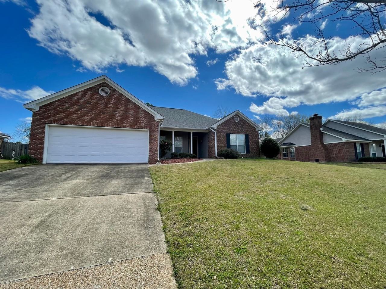 1013 N Azalea Dr - Photo 2 of 13