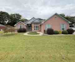 featured image of 9 Stratford Ln