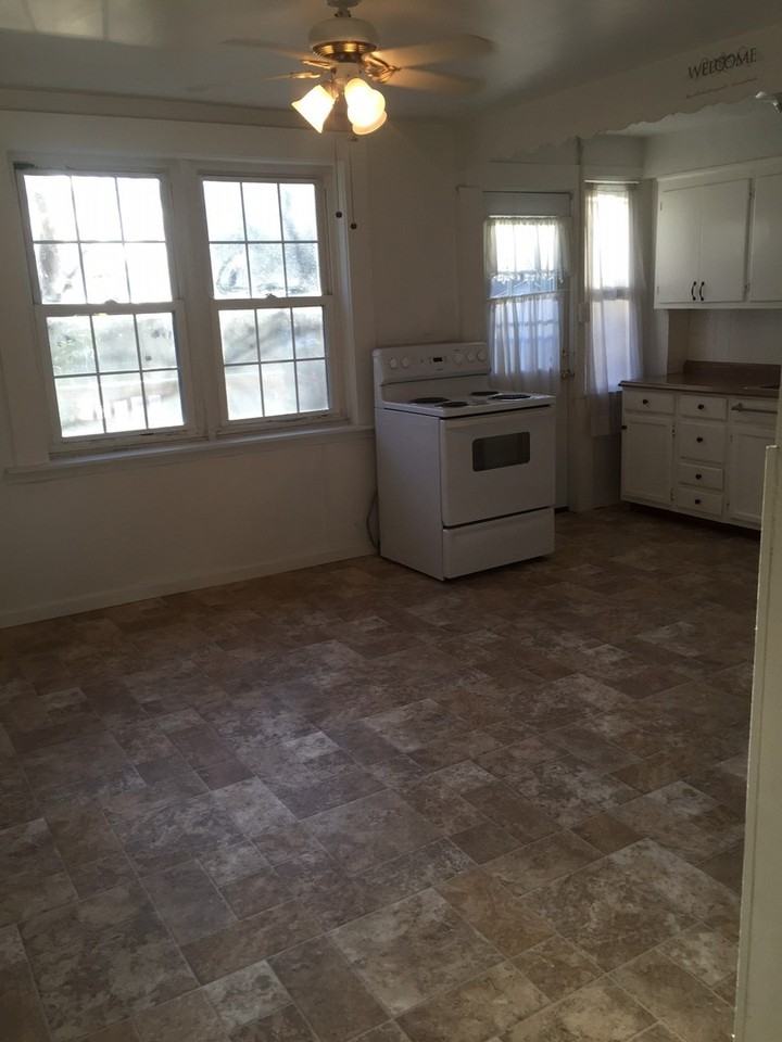 275 Filbert Ave - Photo 3 of 10