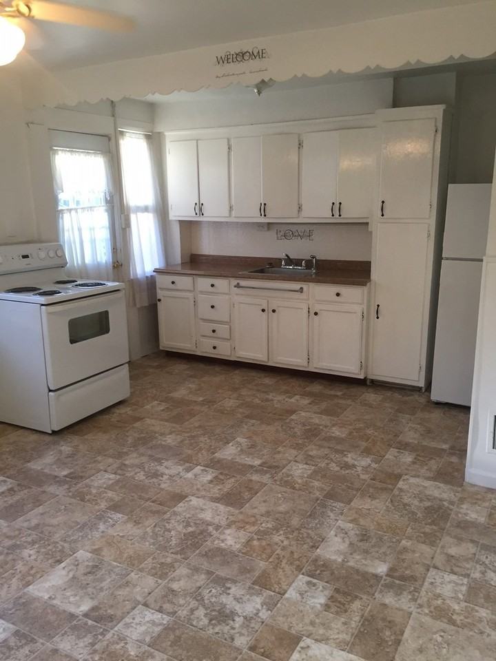 275 Filbert Ave - Photo 4 of 10