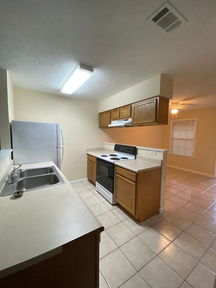 2216 Anne Ave - Photo 6 of 22