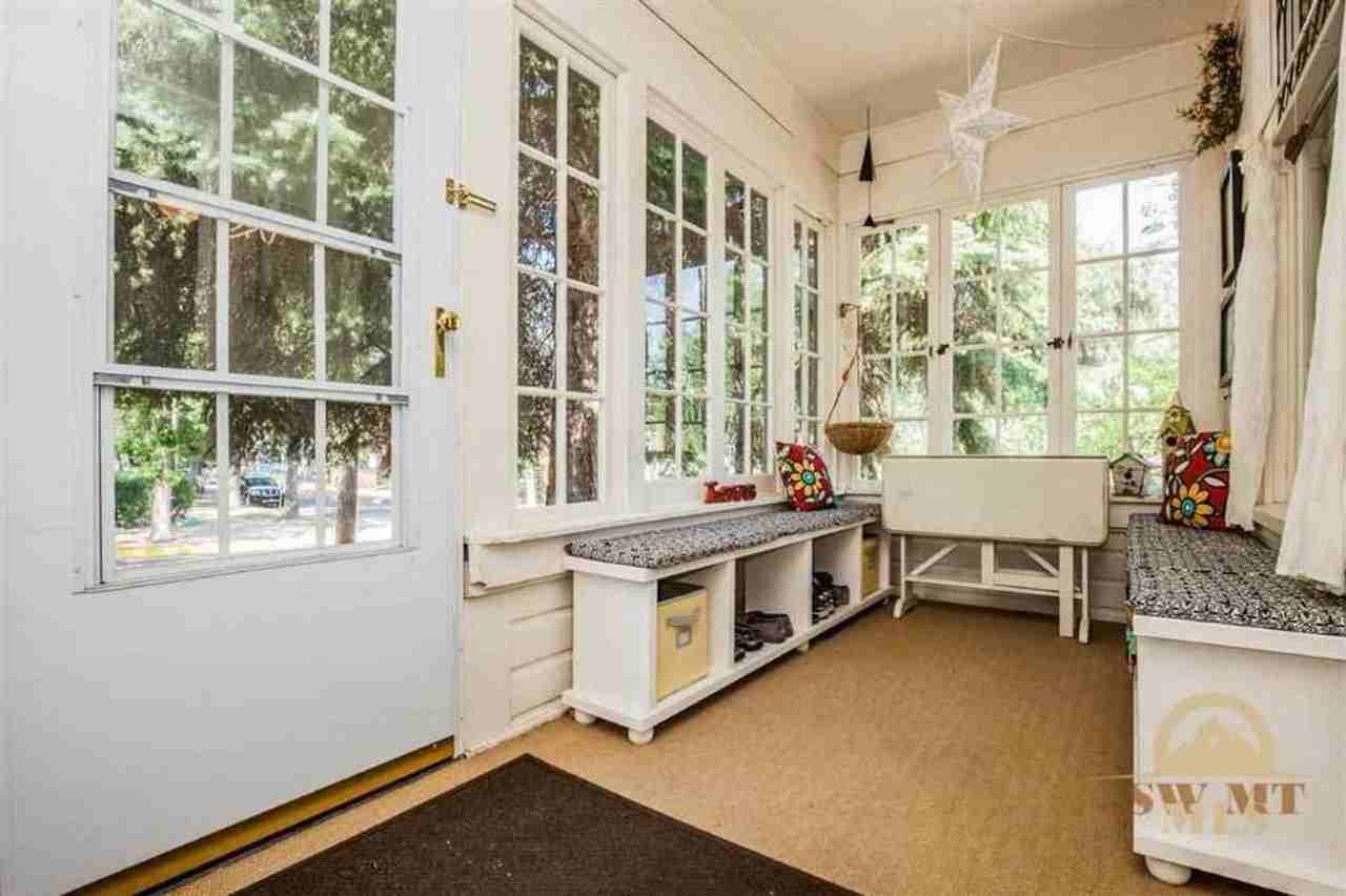 902 S 6th Ave - Photo 2 of 11