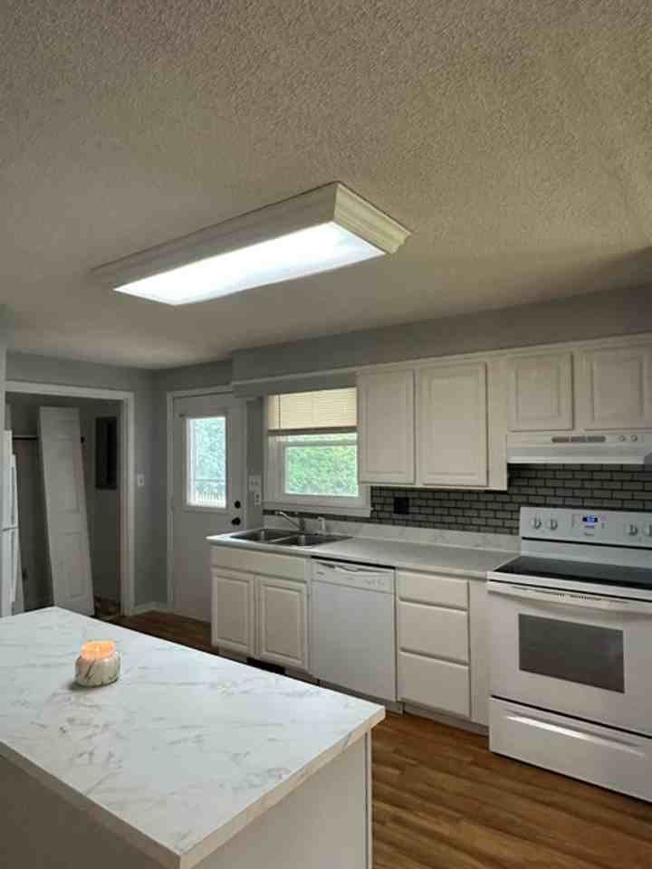 1570 Tanglewood Dr - Photo 7 of 9