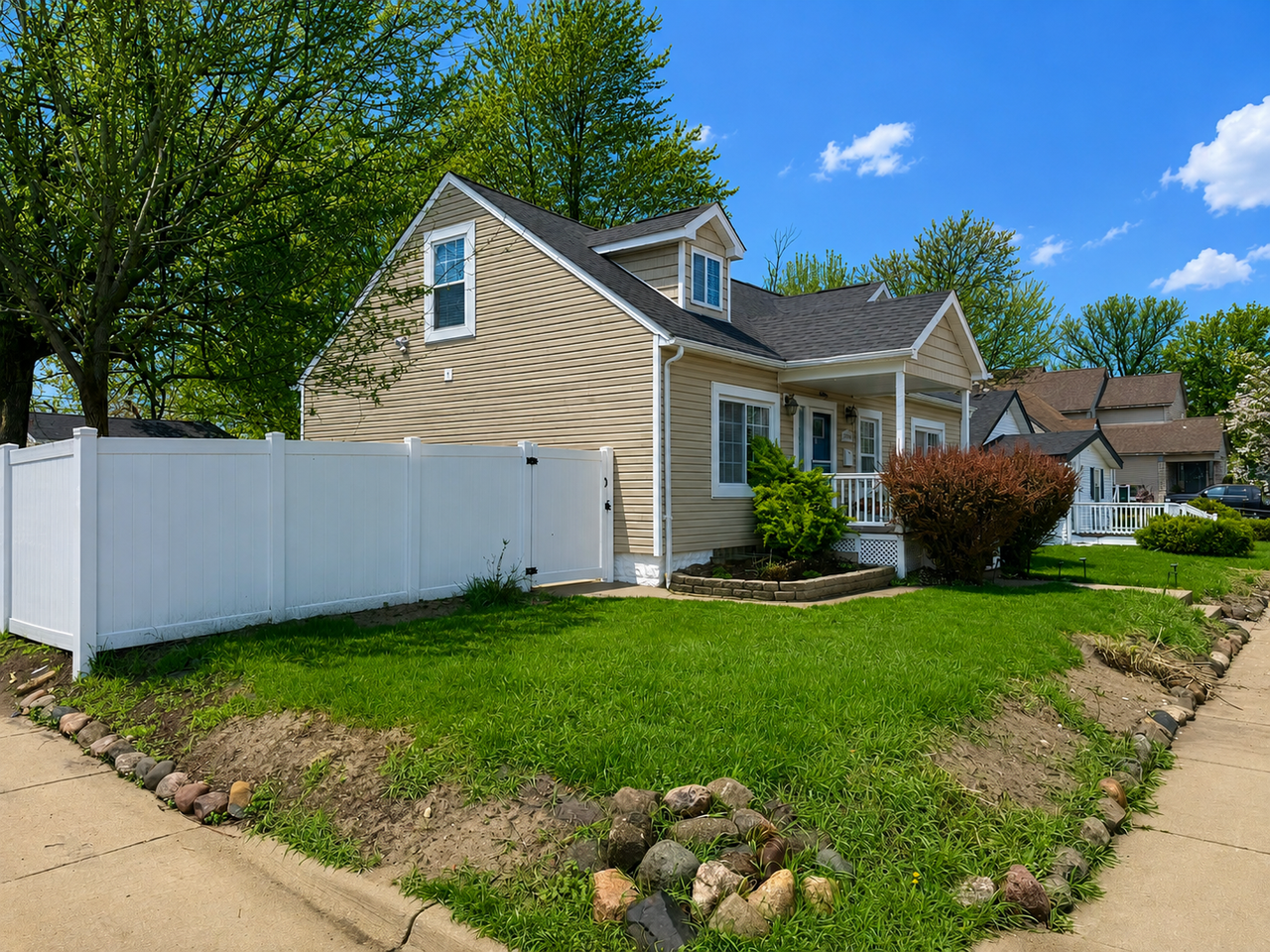 2705 Inman St - Photo 2 of 46