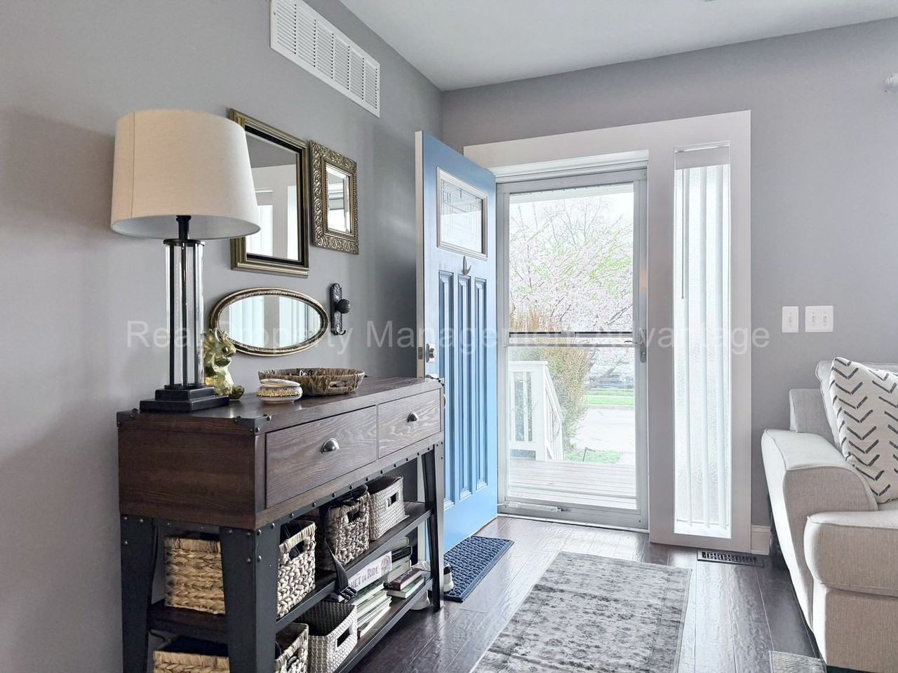 2705 Inman St - Photo 5 of 46