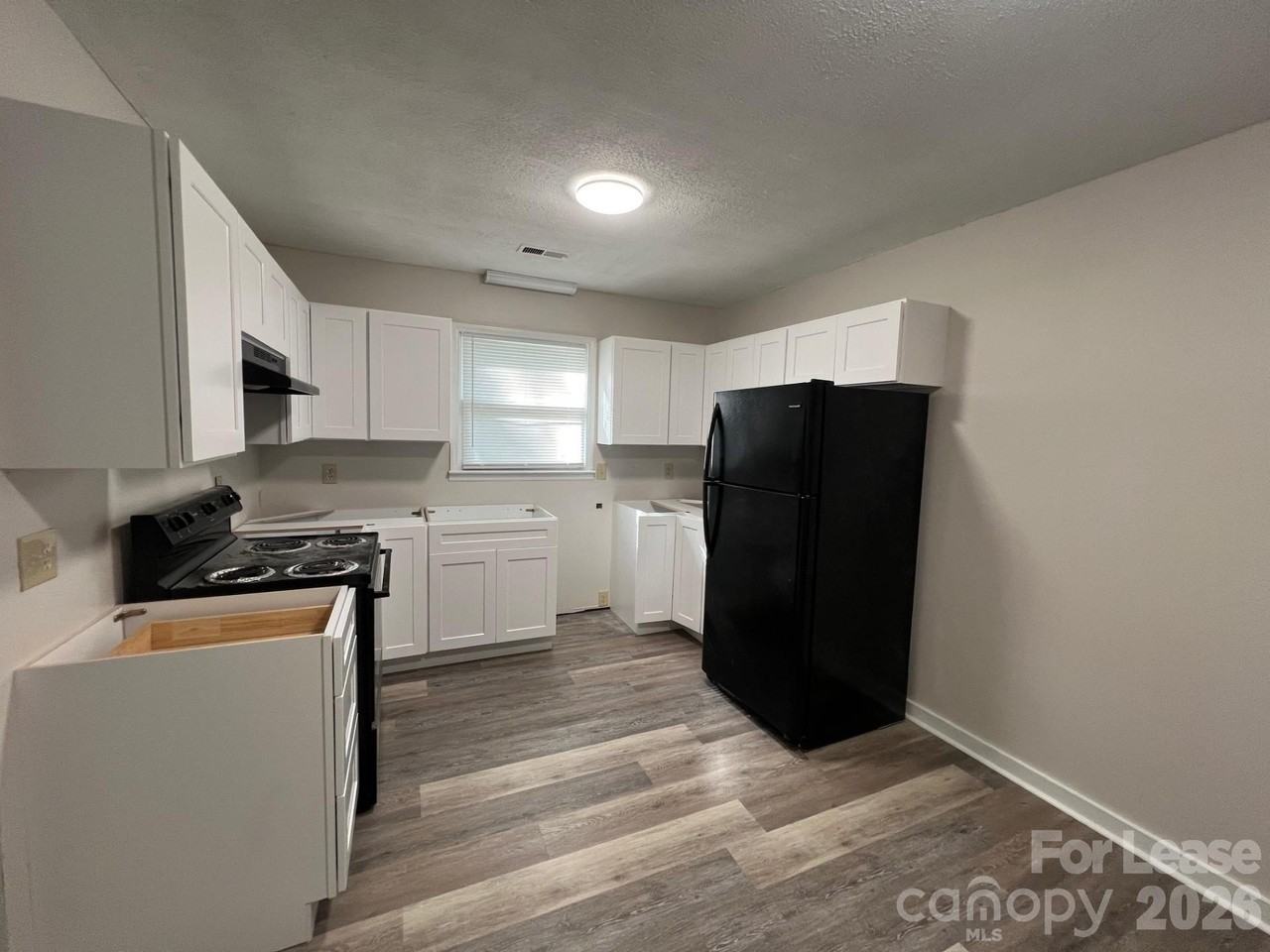 518 W Park Ave - Photo 2 of 10
