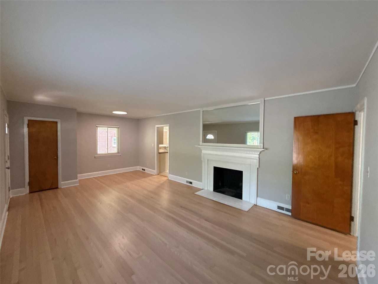 932 Hickory Nut St - Photo 3 of 19