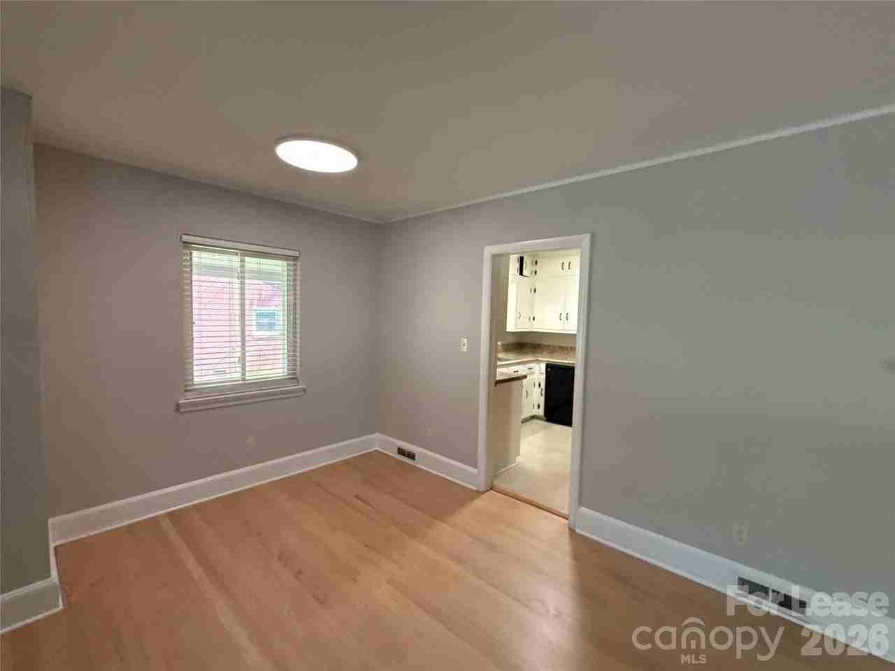 932 Hickory Nut St - Photo 6 of 19