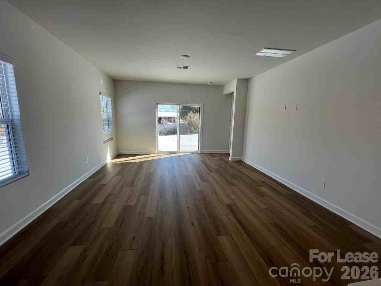 1548 31st St Ne - Photo 3 of 15