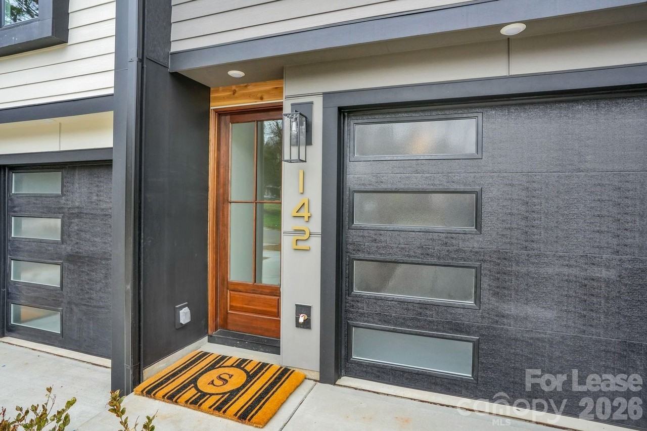 142 Mattoon St - Photo 2 of 32
