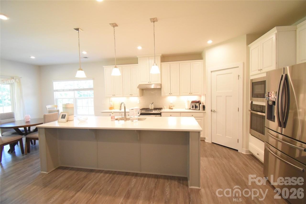 7200 Eagles Nest Ln - Photo 5 of 31