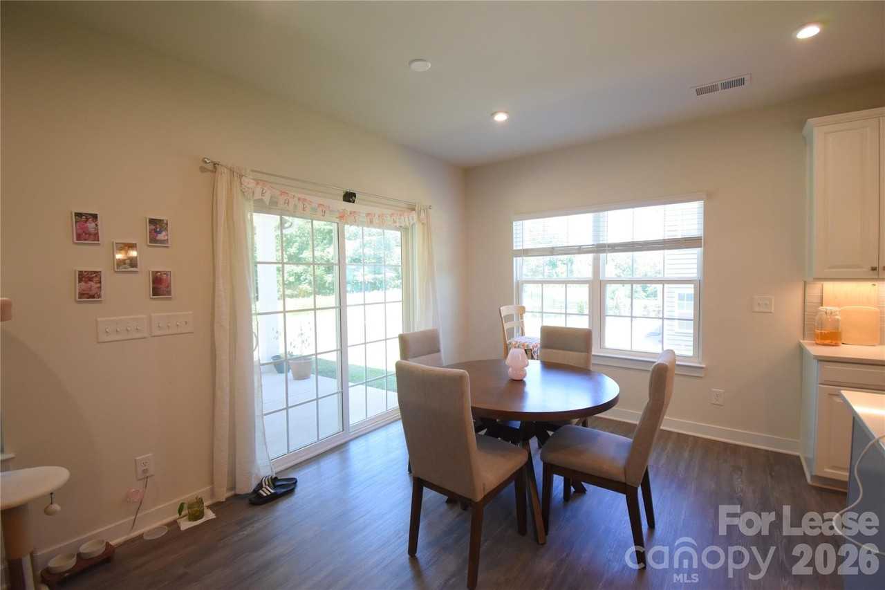 7200 Eagles Nest Ln - Photo 6 of 31