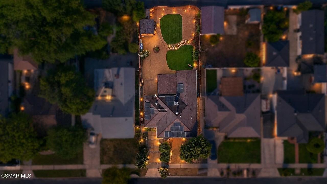 7039 Sylvia Ave - Photo 3 of 40