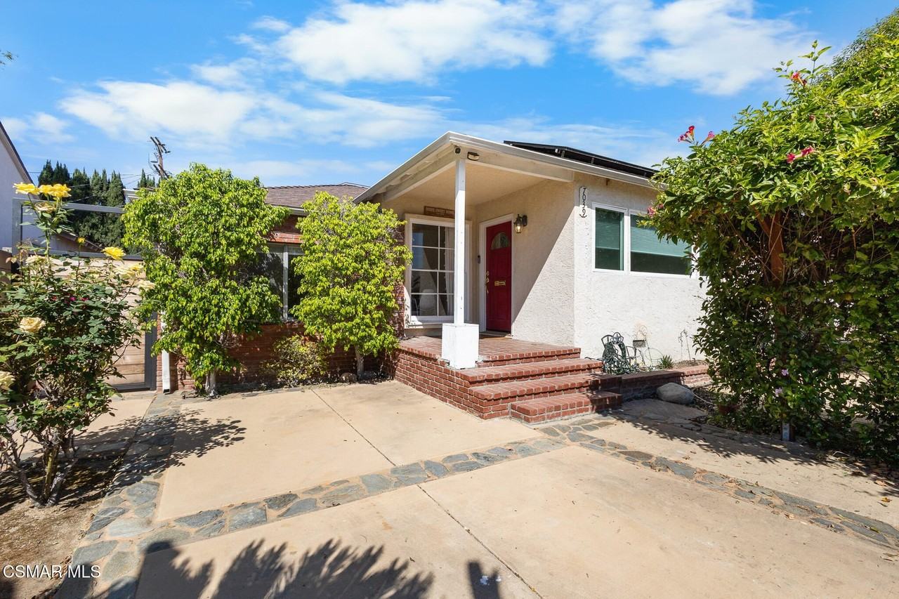 7039 Sylvia Ave - Photo 6 of 40