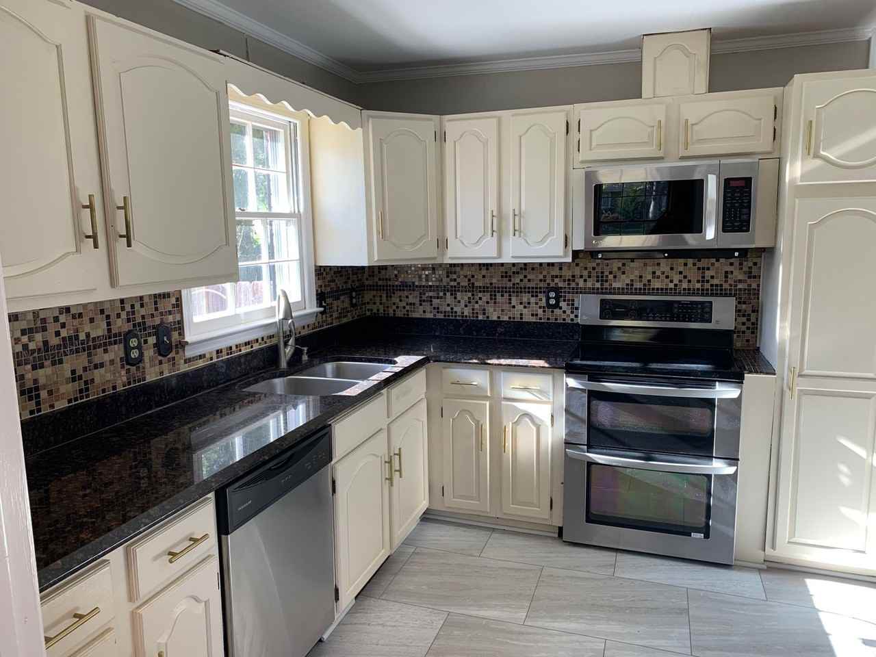 5303 Ainsworth Dr - Photo 4 of 21