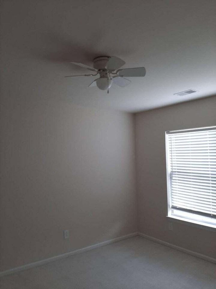 217 Summer Rain Ct - Photo 2 of 8