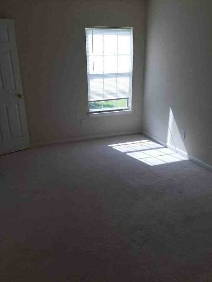 217 Summer Rain Ct - Photo 5 of 8