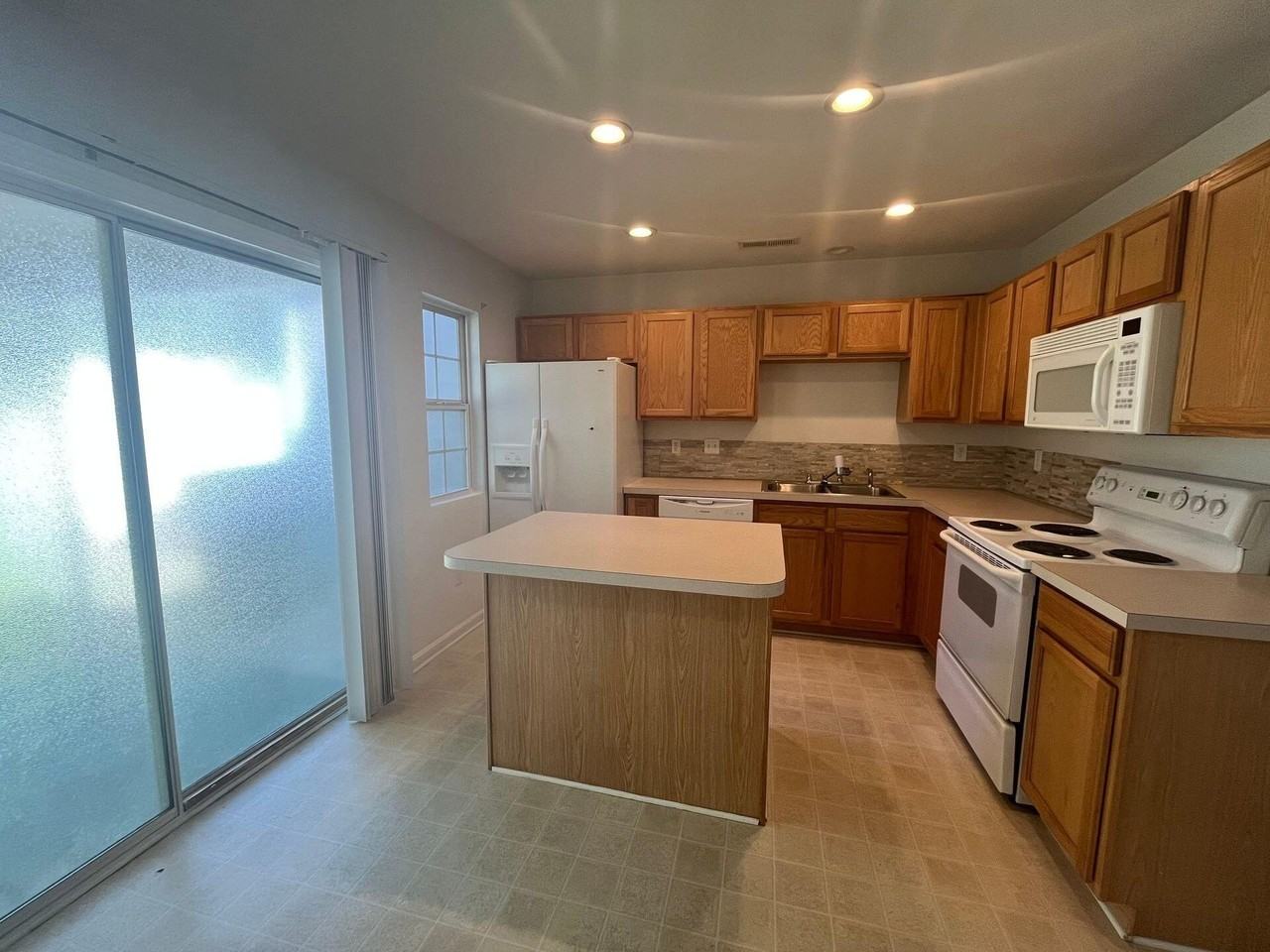 101 Brockman Way - Photo 4 of 12