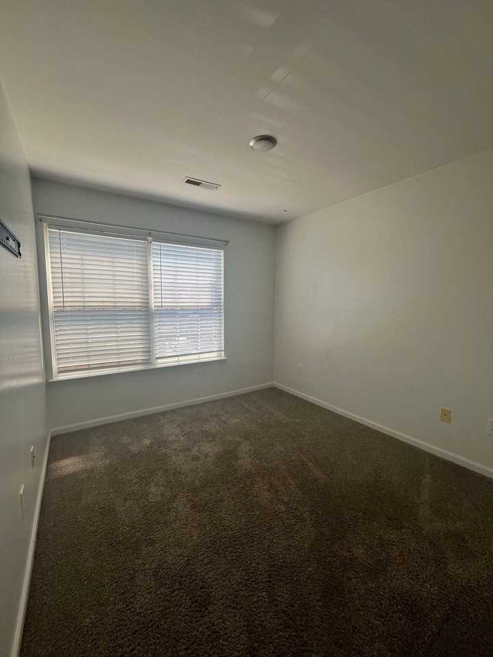 101 Brockman Way - Photo 5 of 12