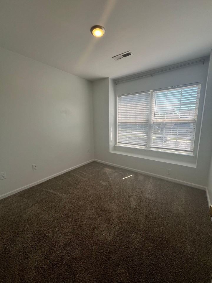 101 Brockman Way - Photo 7 of 12