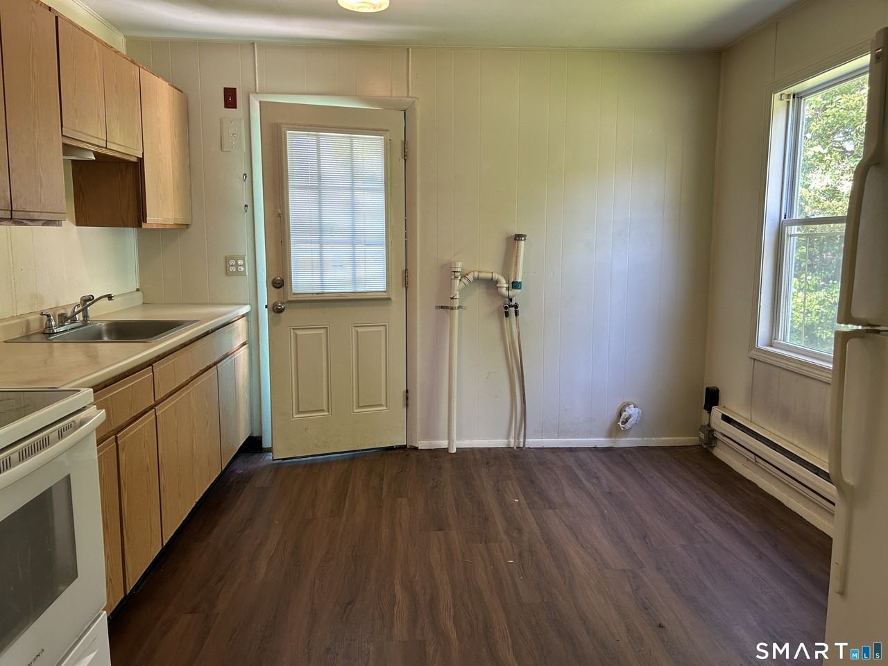 24 Concord Ct #4 - Photo 4 of 13