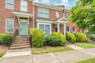 904 Edgewater Cir - Photo 1 of 1
