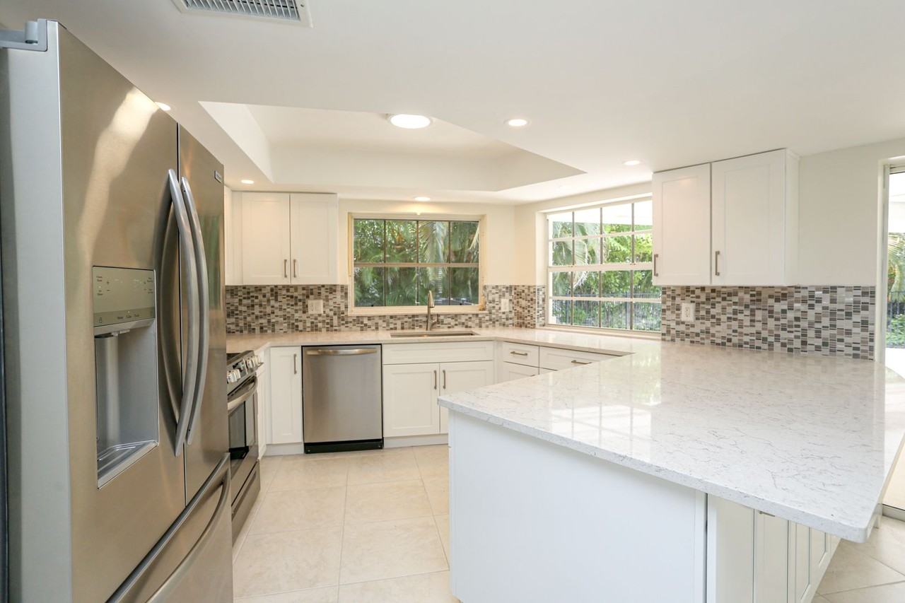 2901 Crayton Rd - Photo 4 of 50