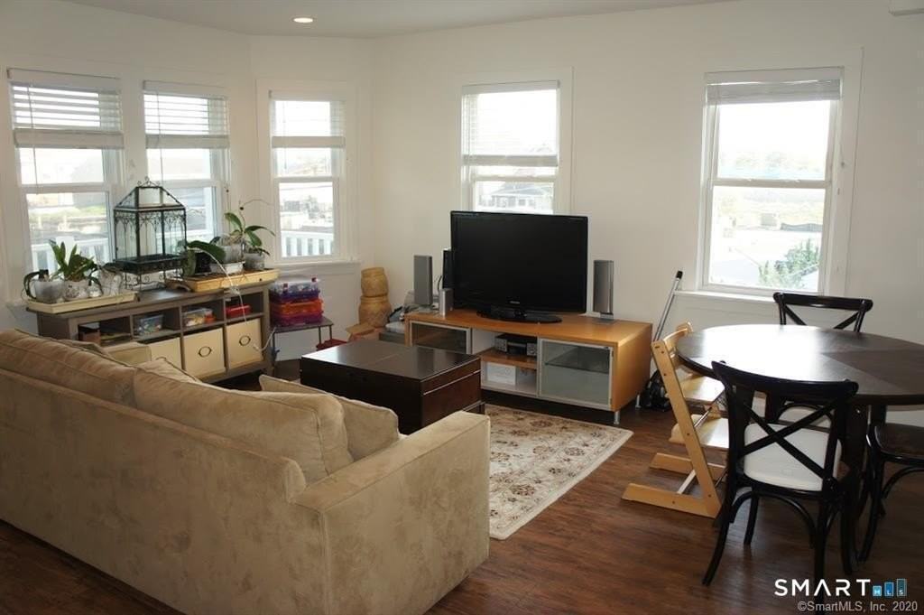 16 Manor St #B - Photo 2 of 18