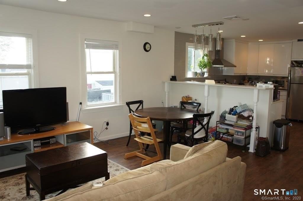 16 Manor St #B - Photo 3 of 18