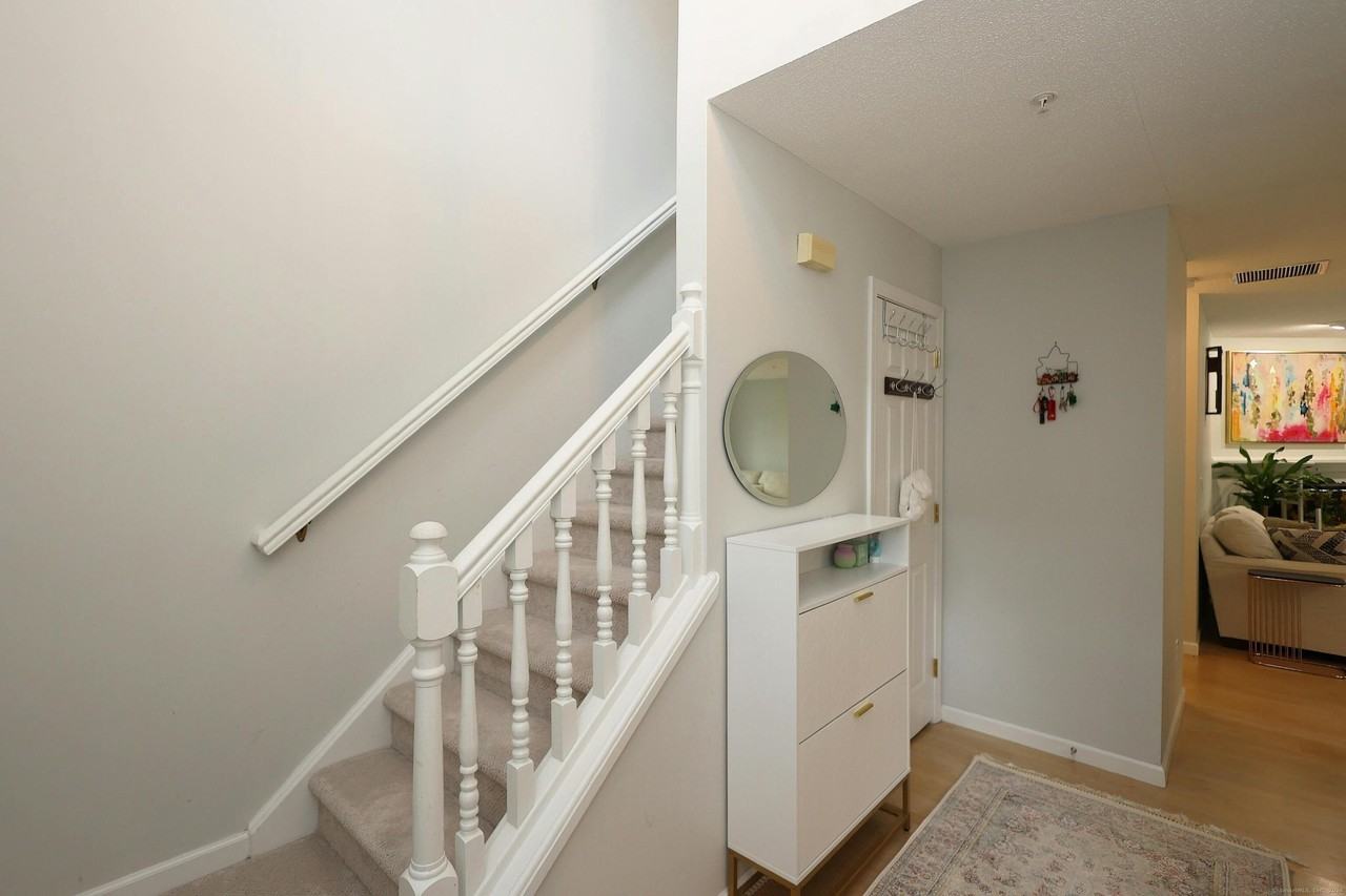 633 Danbury Rd #22 - Photo 5 of 30